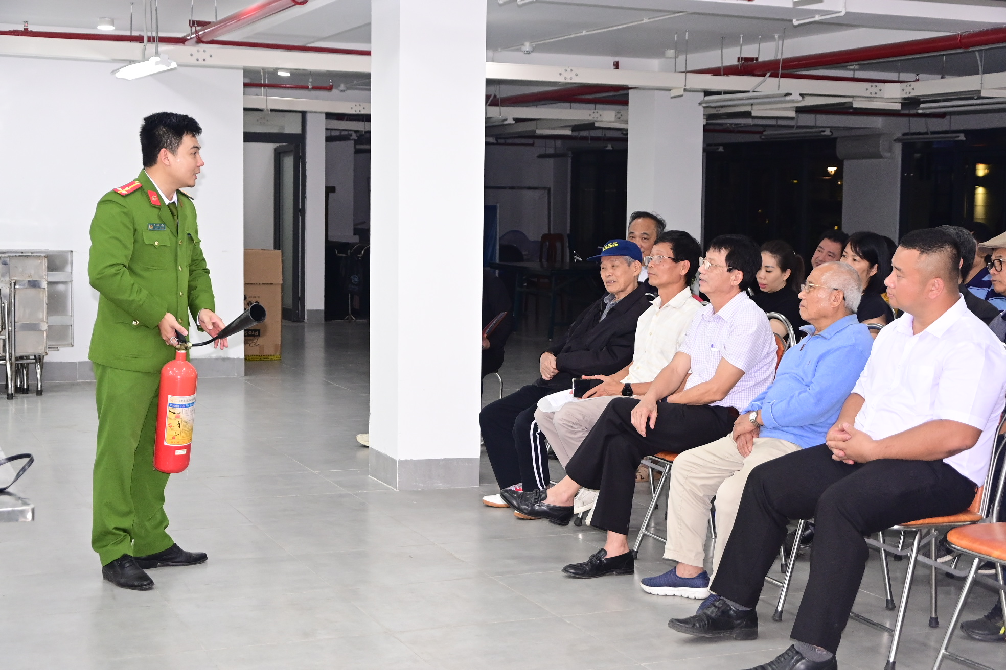 Tập huấn PCCC Tổ dân phố số 2 Vinhomes Imperia (Thượng Lý, Hồng Bàng)